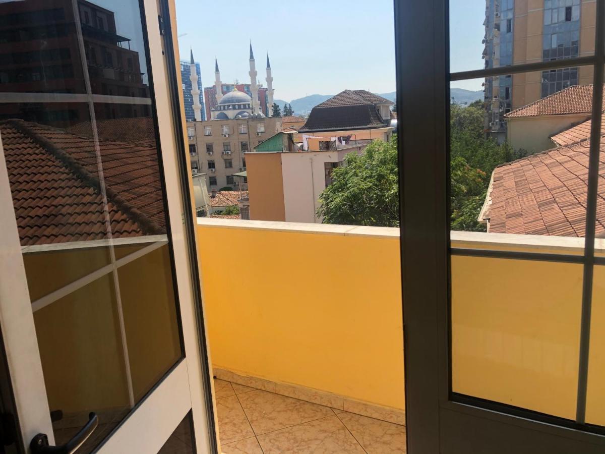 Tirana Apartment White Εξωτερικό φωτογραφία